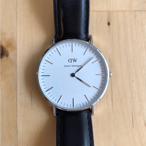 Daniel Wellington Watch - Picture 2 of 4